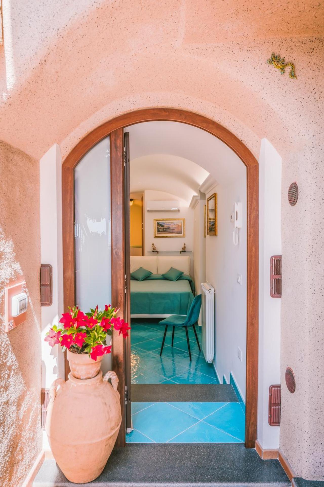 B&B Il Cortile ราเวลโล ภายนอก รูปภาพ